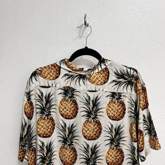 Express Pineapple Novelty Print Shirt Short Sleeve Button-Down Camp Size M - Picture 9 of 12